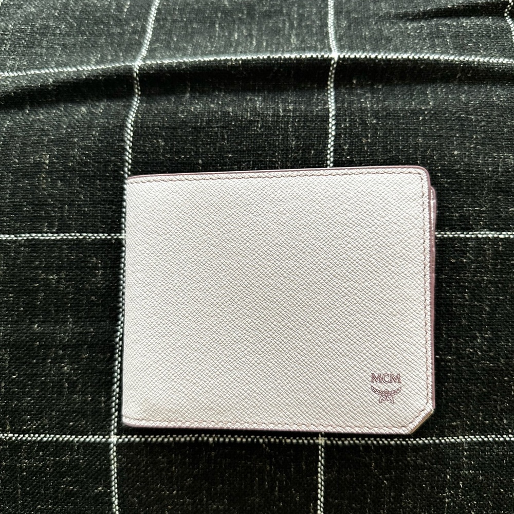 MCM Light pink Leather wallet with card holder, NEW STRAITS TIMES